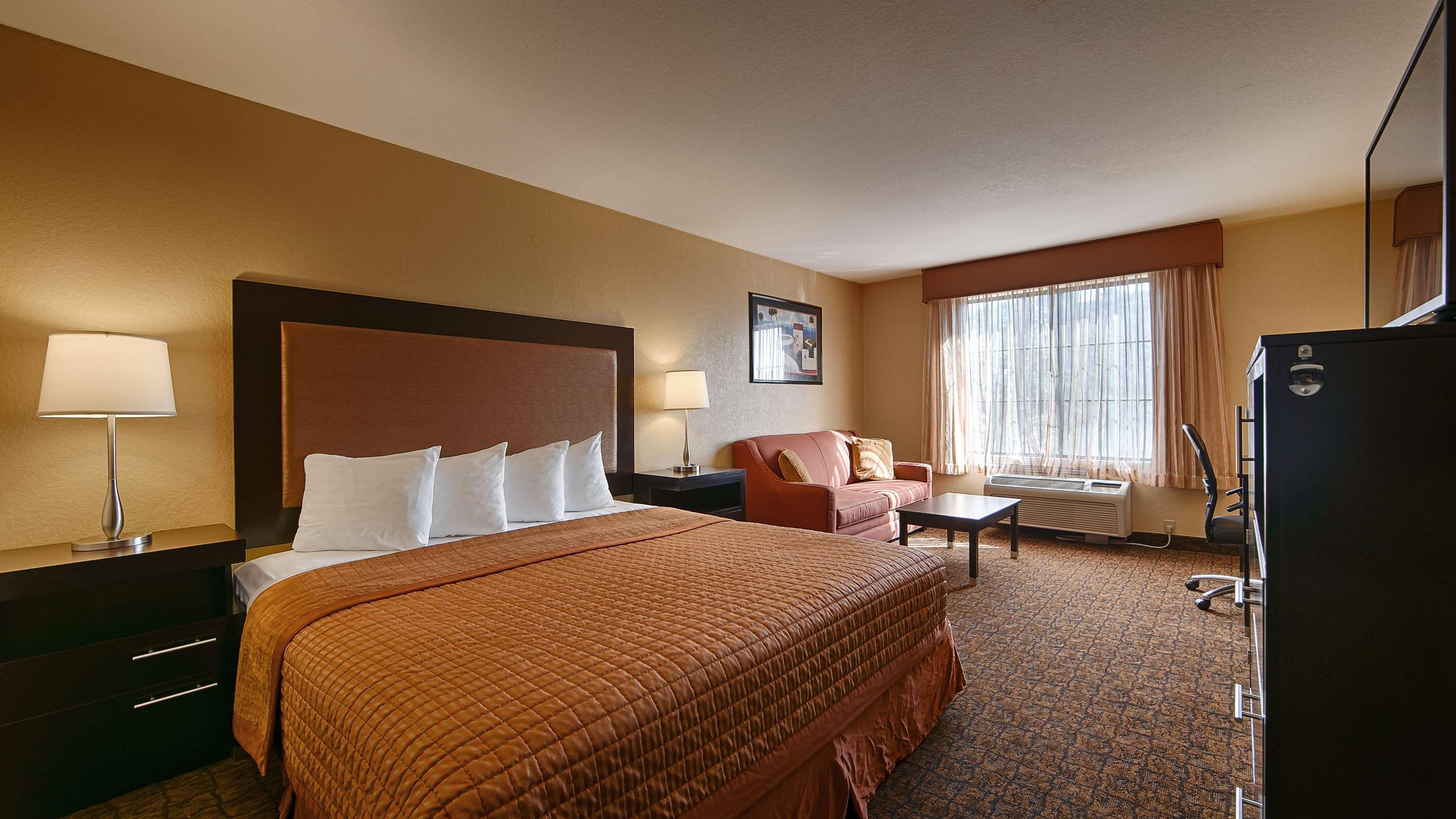 Best Western Escondido Hotel Exterior photo
