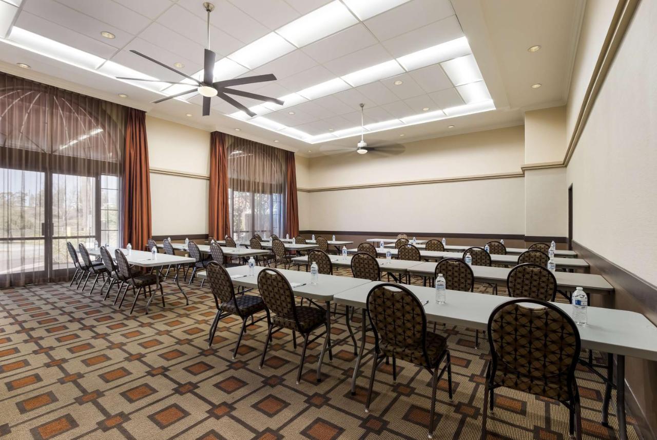 Best Western Escondido Hotel Exterior photo