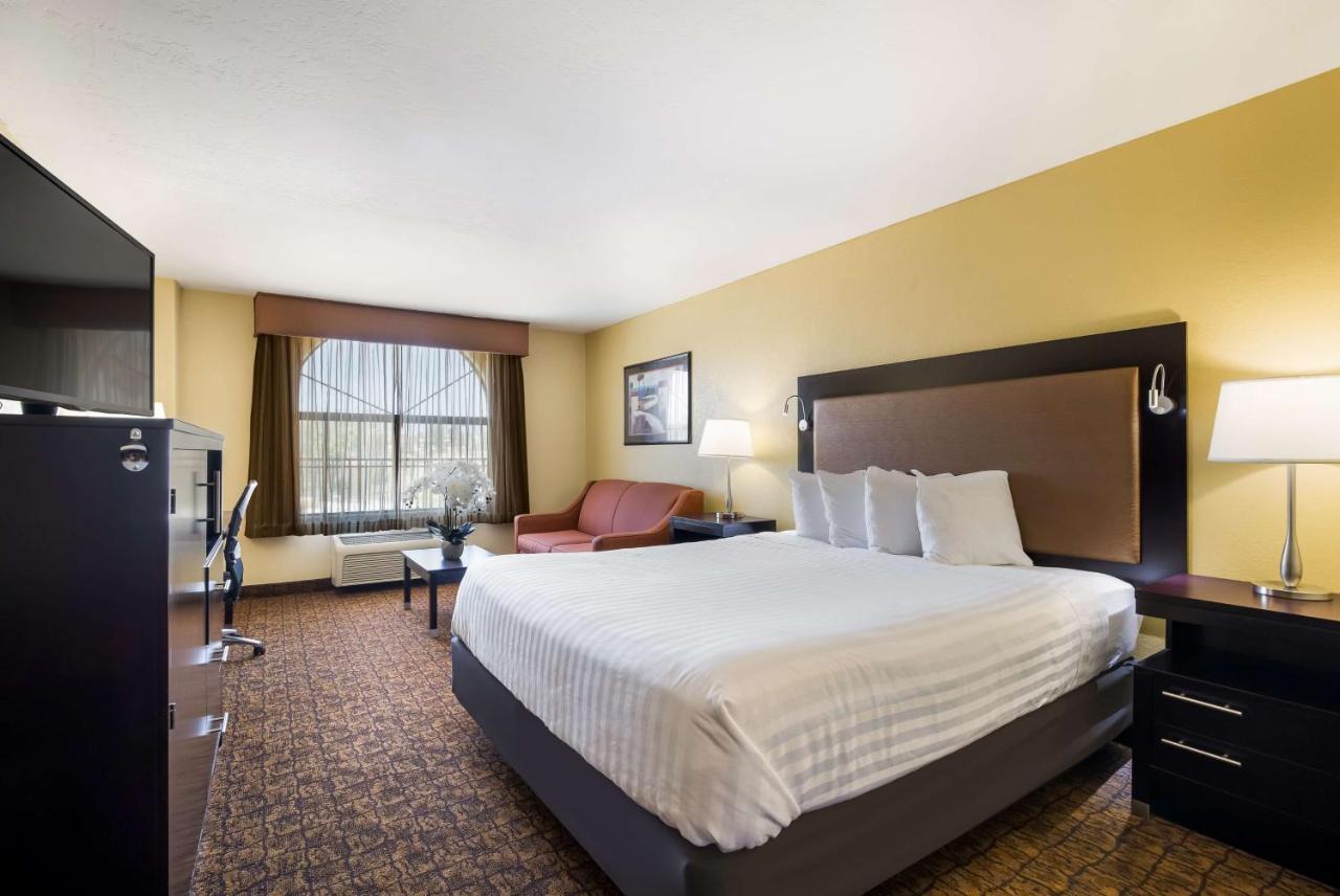 Best Western Escondido Hotel Exterior photo
