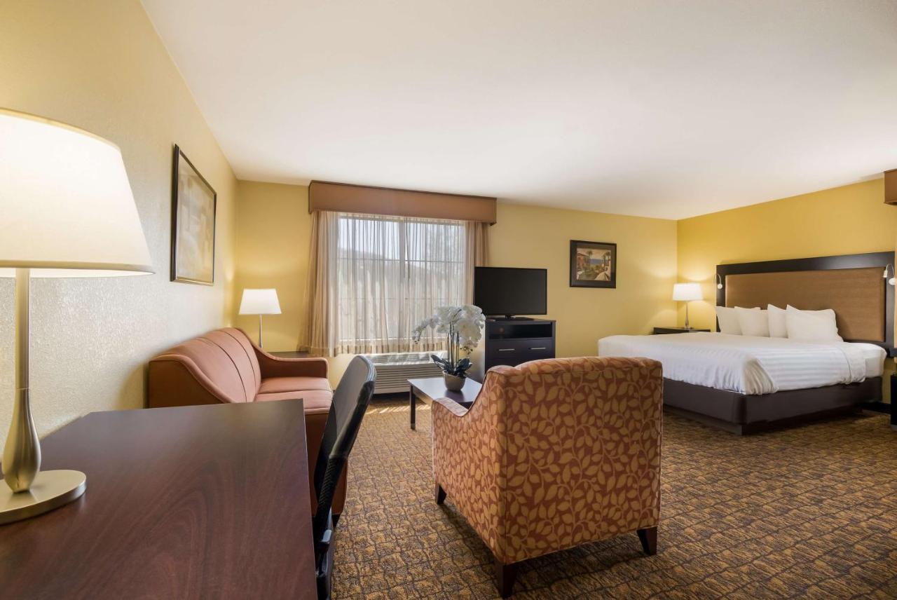 Best Western Escondido Hotel Exterior photo