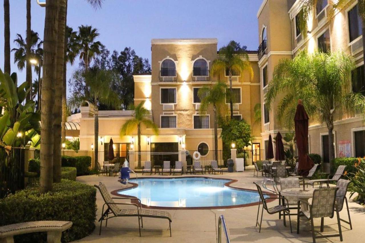 Best Western Escondido Hotel Exterior photo
