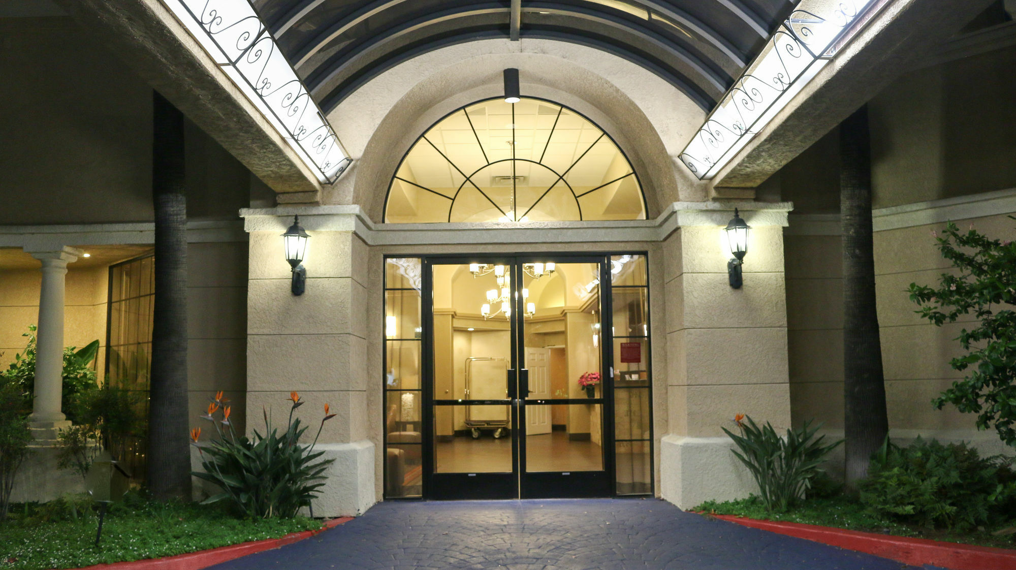 Best Western Escondido Hotel Exterior photo